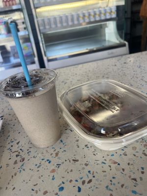 Smoothie and toast   at Raw Republic in New Orleans