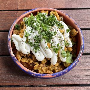 Bowl: veganes Gyros, glutenfrei, 4€  at FALLA in Arnhem