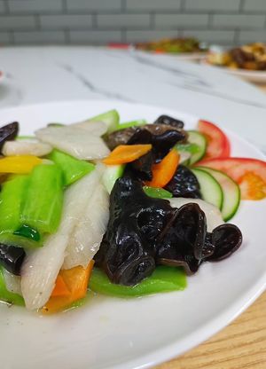 Stir Fried Angled Luffa with Lily Bulb and Yam 淮山百合炒勝瓜 (Photo by 元朗大樹下天后古廟) at Tin Hau Temple - 大樹下天后古廟齋菜食堂 in New Territories