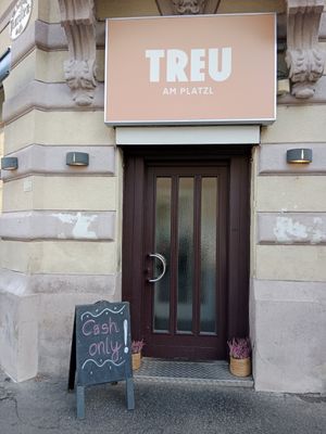 Entrance - cash only at Treu am Platzl in Vienna