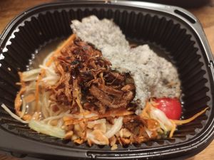 Papayasalat (obendrauf das "Rind") at Tokymon Chay in Frankfurt