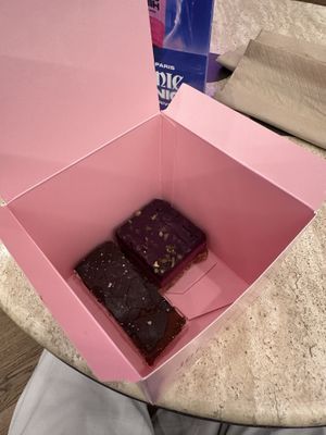 Raw vegan bites  at Joe & The Juice in Manama