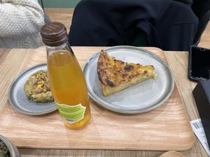 Lunch  at Land & Monkeys in Bordeaux