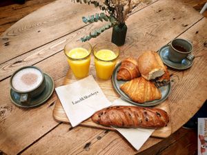 My breakfast at Land & Monkeys in Bordeaux