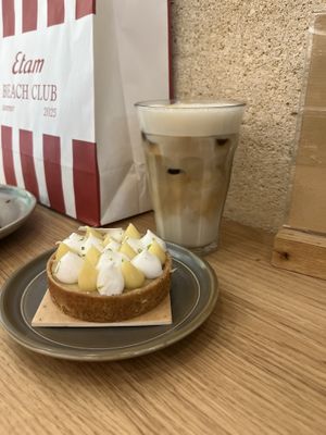   at Land & Monkeys in Bordeaux