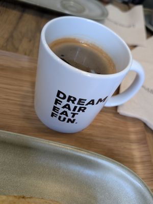 Kaffee at Land & Monkeys in Bordeaux