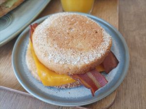 Burger bacon at Land & Monkeys in Bordeaux