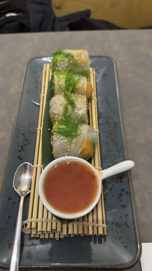 spring rolls  at Refugio in Valencia