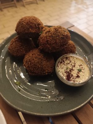  at Zaytouna  in Lisbon