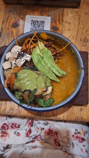 Vegan quinoa bowl at Lulo Bar in Santa Marta