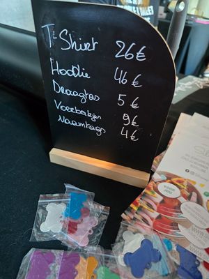 Merchandise at Vegan Afairs Brugge at Bright eyes vzw in Oostende