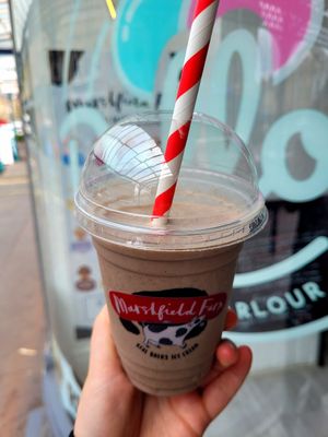 Vegan Oreo Milkshake at Dollop! Ice Cream Parlour in Llandudno
