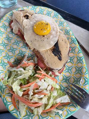 croque madam   at OMUS vegan @Dive Camp in Dauin