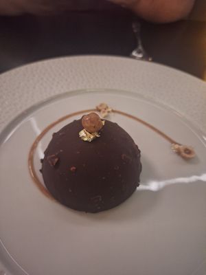 Entremet aux noisettes dessert at Le Basque in New York City