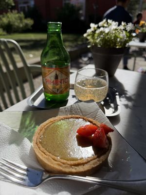 Spicy ginger en pistache taartje   at Atelier Giri in Arnhem