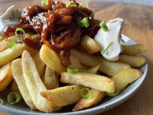 French fries with pulled "pork”  at KOOKPLANT in Drongen