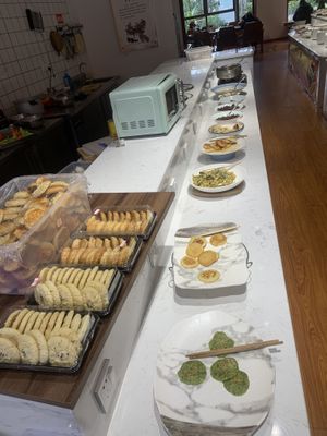 Flat breads and biscuits   at Su Ke's House - 素客之家 (龙潭市井店) in Qujing