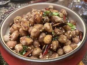 Fried kidney beans  at Juezhengjing Vegetarian Restaurant Xishan Courtyard - 觉正净素食餐厅西山小院 in Kunming