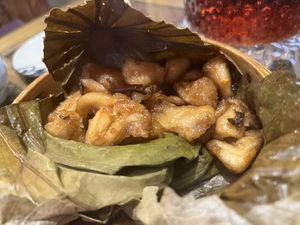 Fried mushrooms   at Juezhengjing Vegetarian Restaurant Xishan Courtyard - 觉正净素食餐厅西山小院 in Kunming