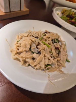  at Juezhengjing Vegetarian Restaurant Xishan Courtyard - 觉正净素食餐厅西山小院 in Kunming