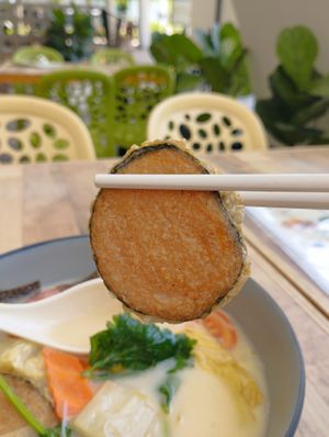 Nice! vegetarian fish slice x3 in this bowl of noodle  at Nature Cafe - SMU - 自然疏食 in Central Singapore