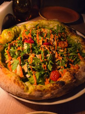 Pizza at Ave Forchetta in Bucharest