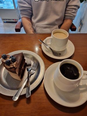  at Cafe Heathergrove - 카페 헤더그로브 in Seoul