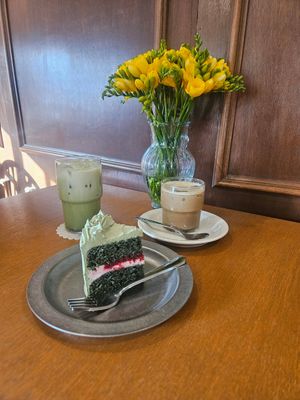  at Cafe Heathergrove - 카페 헤더그로브 in Seoul