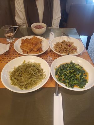 Tofu and veg at Zi Yuay Tsian Shir - Day Moon Zen Food in Tainan