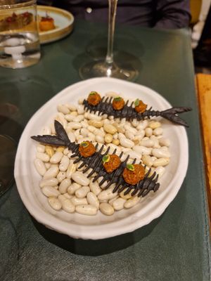 Entrée al carbone vegetale con pomodorini secchi at Collegio Culinario in Lucca