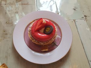 Lemon strawberry cake at Isabella Glutenfreie Pâtisserie - Alter Wall in Hamburg