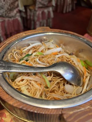  Nouilles sautées aux légumes 🌱 ( sans œuf)  at La Grande Muraille in Mons