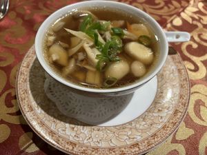 Potage végétarien 🌱 bambou champignons (vegan)   at La Grande Muraille in Mons
