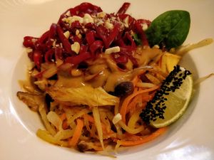 vegan pad thai noodles at Cafe Ukrop II in St Petersburg