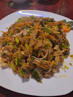 Vegetarisches Kottu (ohne Ei bestellt, daher vegan) at Ceylon Excel in Tangalle