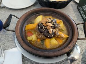  at Reina Mónica in Granada