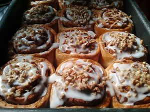 Roles de canela. Los desayunos incluyen pan dulce y café de especialidad local. at 9 ó 6 Comida Vegana. in Puebla