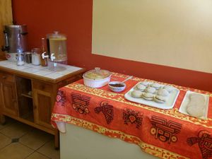 Barra de bebidas, fruta y panadería at 9 ó 6 Comida Vegana. in Puebla