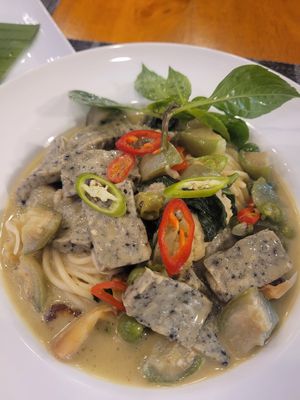 Thai Green Spaghetti with black tofu at The Planters in Ao Nang