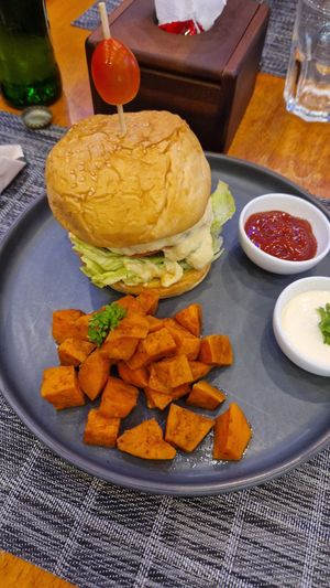 v-tonkatsu homemade burger at The Planters in Ao Nang