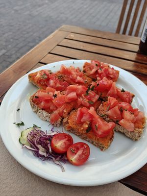 Pan con tomate at Tasca 61 in Tenerife