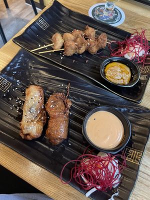 Vorspeisen: Vegan Yakitori & Tempura Vegan Gambas   at Miss Hoi An  in Muehldorf