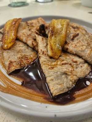 Oat pancakes at Bunch in Hiriketiya