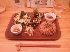 Raw lunch set from August 2011 at Heureuse Vie in Sapporo