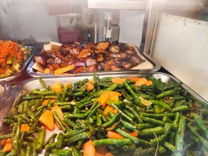 Variety of dishes available at Shu Vegetarian 典蔬 in Central Singapore