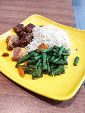 2 side + white Bee hoon at Shu Vegetarian 典蔬 in Central Singapore