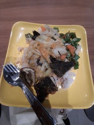 Econ rice with 2 vege and 1 mock meat at $4 at Shu Vegetarian 典蔬 in Central Singapore