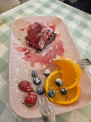 Vegan dessert at Caffè Bistrot Monnalisa in Assisi