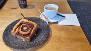 Cinnamon bun at GIULIA Café & Event in Taufkirchen
