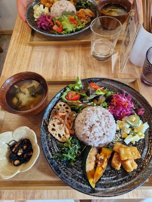 Vegan set menu at PLANT-BASED CAFE ANDPON in Osaka